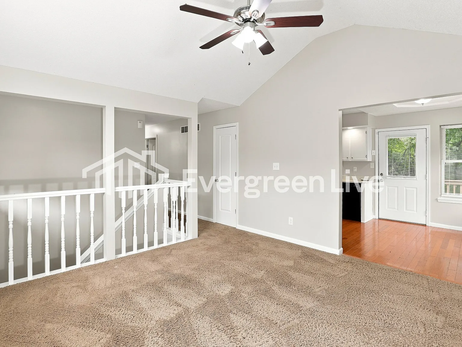 3 bed, 3.0 bath, 1452 sqft, $1,895 — Photo 3