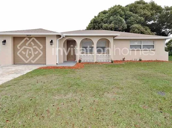 5809 Elena Dr, Holiday, FL 34690