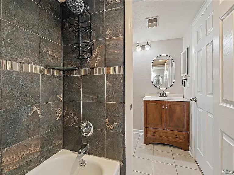 14120 E Temple Dr #Y04 — Photo 21
