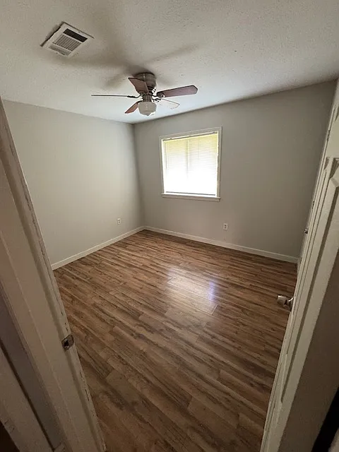 4 bed, 1208 sqft, $1,600 — Photo 4