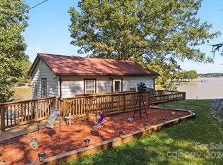 17 Outrigger Dr, Taylorsville, NC 28681