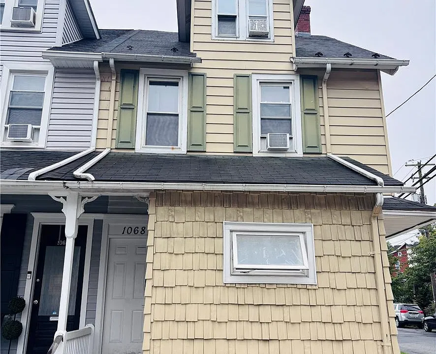 1068 Seneca St #4
