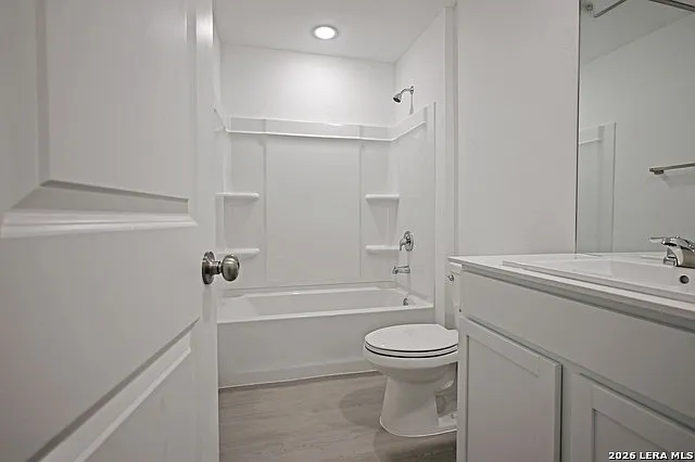 2415 Shady Grv — Photo 8