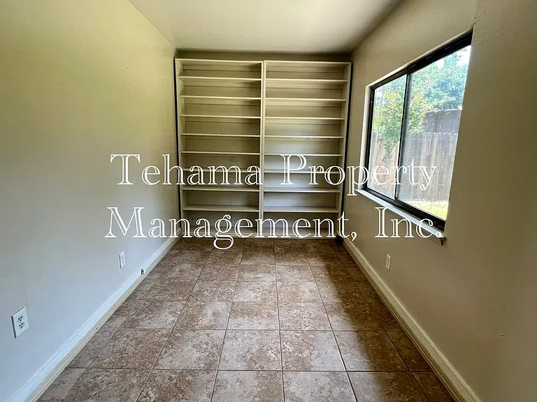 845 Lassen Ave — Photo 7