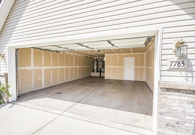 7765 N Abercrombie Ct — Photo 12