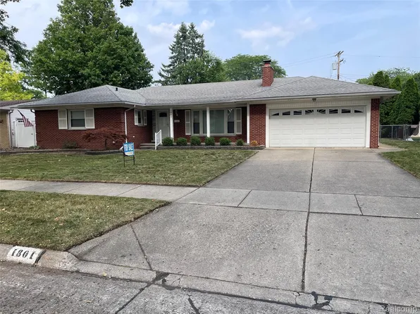 1801 Waverly St, Trenton, MI 48183