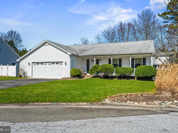 10 Hollow Ct, Manahawkin, NJ 08050