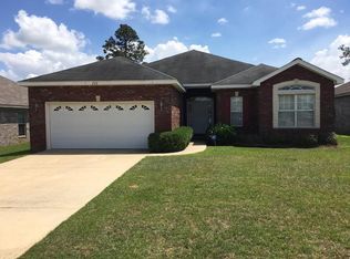 111 Winterberry Rd, Dothan, AL 36301