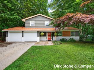18569 Pawnee Dr, Spring Lake, MI 49456
