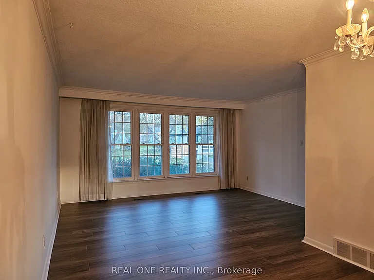 6 Fairhill Cres — Photo 4