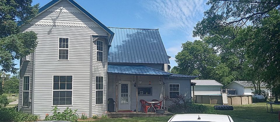 1st image of 109 W Railroad St