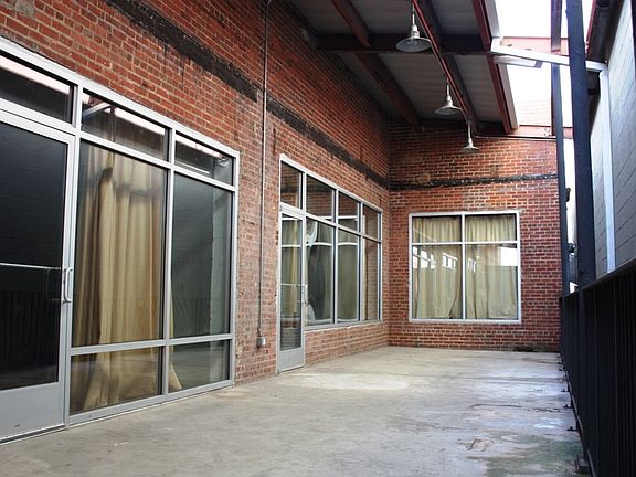 3rd image of 1620 Altamont Ave APT 4