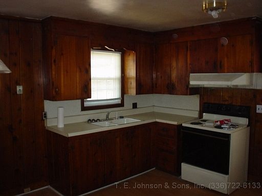 2nd image of 3 NE 28th St