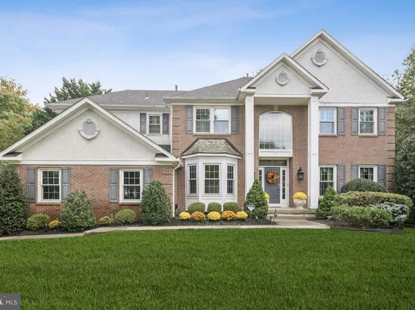 6 Angel Hill Ct, Turnersville, NJ 08012