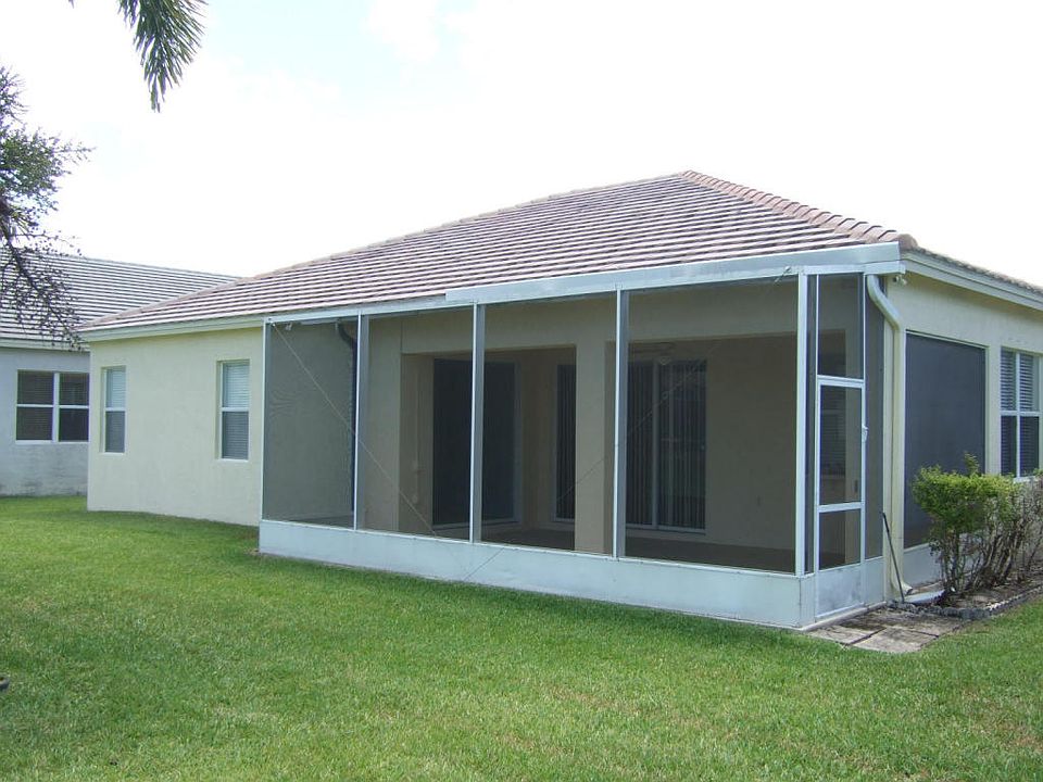 1st image of 331 SW Lake Forest Way