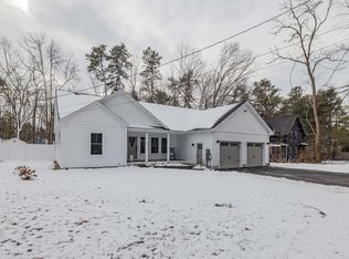 12 W Parker Rd, Kennebunk, ME 04043