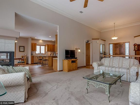 3rd image of 1171 Fallbrook Ln