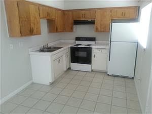2nd image of 2635 Sherwood St APT 8