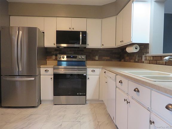 4th image of 5909 Chelsea Cove N