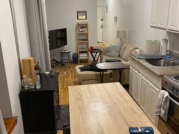 4th image of 58 E 1st St #2BB