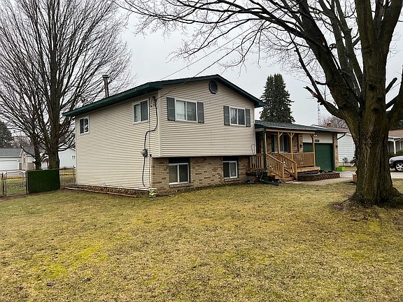 2nd image of 4056 Field Rd