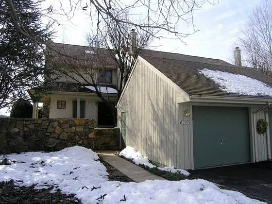 1655 Hunters Ct photo 1