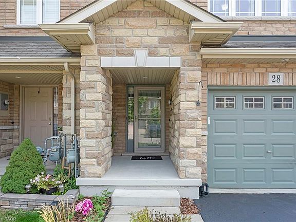 3rd image of 28 Charleswood Cres