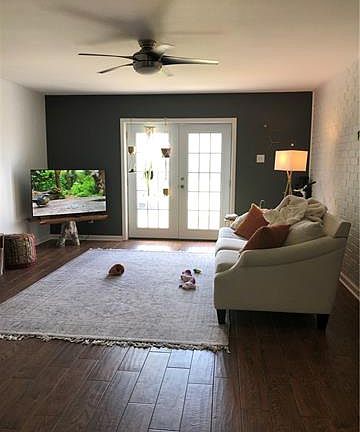 4th image of 6636 Bellaire Dr