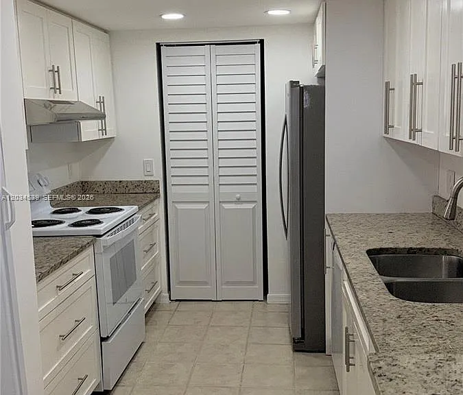 4171 N Haverhill Rd #1012 — Photo 11