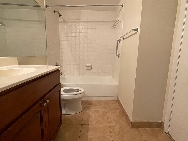 9899 Westview Dr #517 — Photo 5