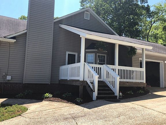3rd image of 331 Majestic Pines Ln