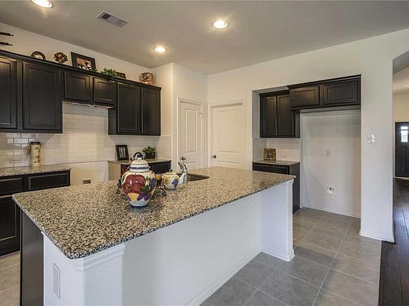 5th image of 1622 Snowdrop Dr
