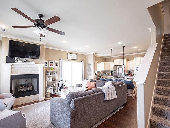 4th image of 4239 W Marlowe Ln