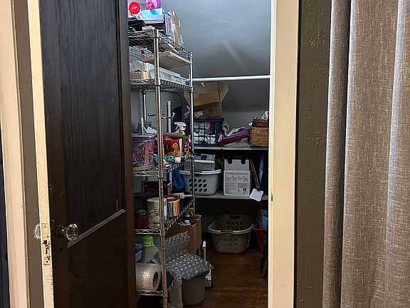 5th image of 3923 Roanoke Rd