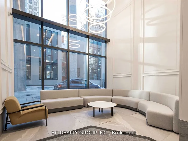 3 Gloucester St #713 — Photo 4