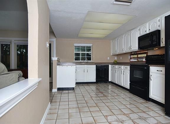 4th image of 3708 Aspenwood Dr