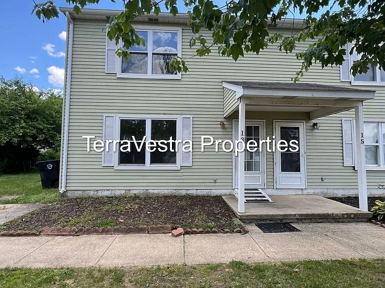 13-15 Grasmur Ct — Photo 15