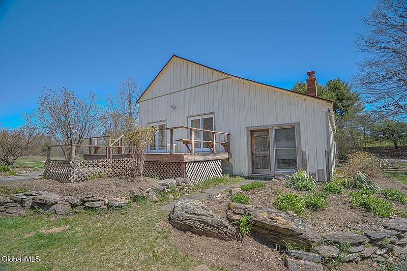 3rd image of 413 Smith Road