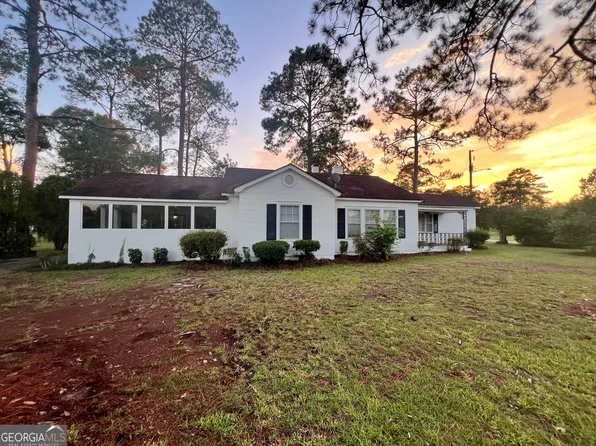 325 N Line St, Dexter, GA 31019