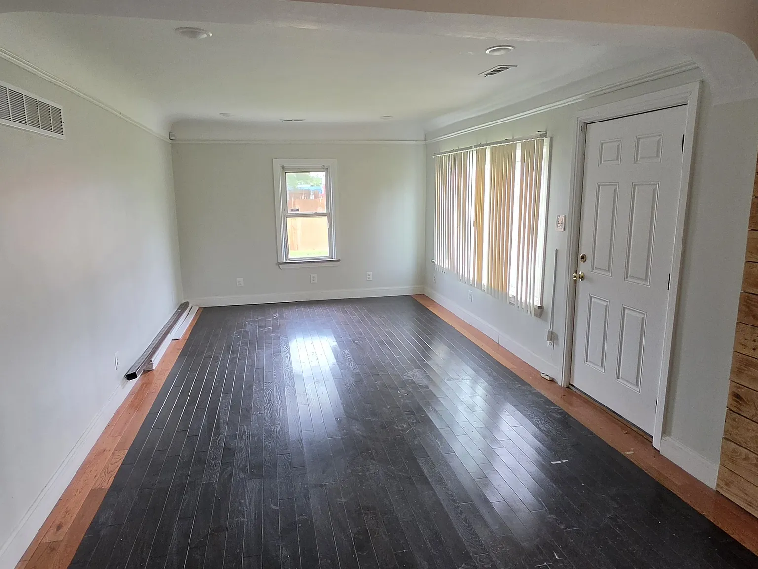 13501 Vernon Avenue - 1 — Photo 3