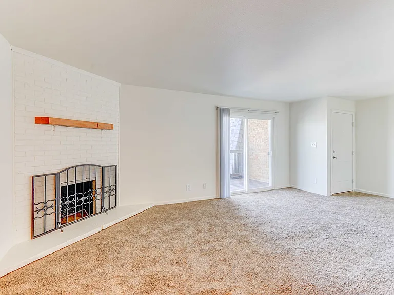 Union Square Apartments — Photo 10