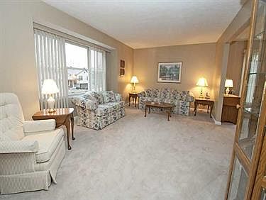3rd image of 203 Stonebridge Dr