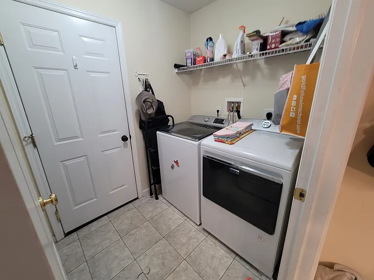335 Thompson Dr — Photo 51