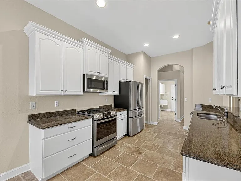 1039 Emerald Dunes Dr — Photo 23