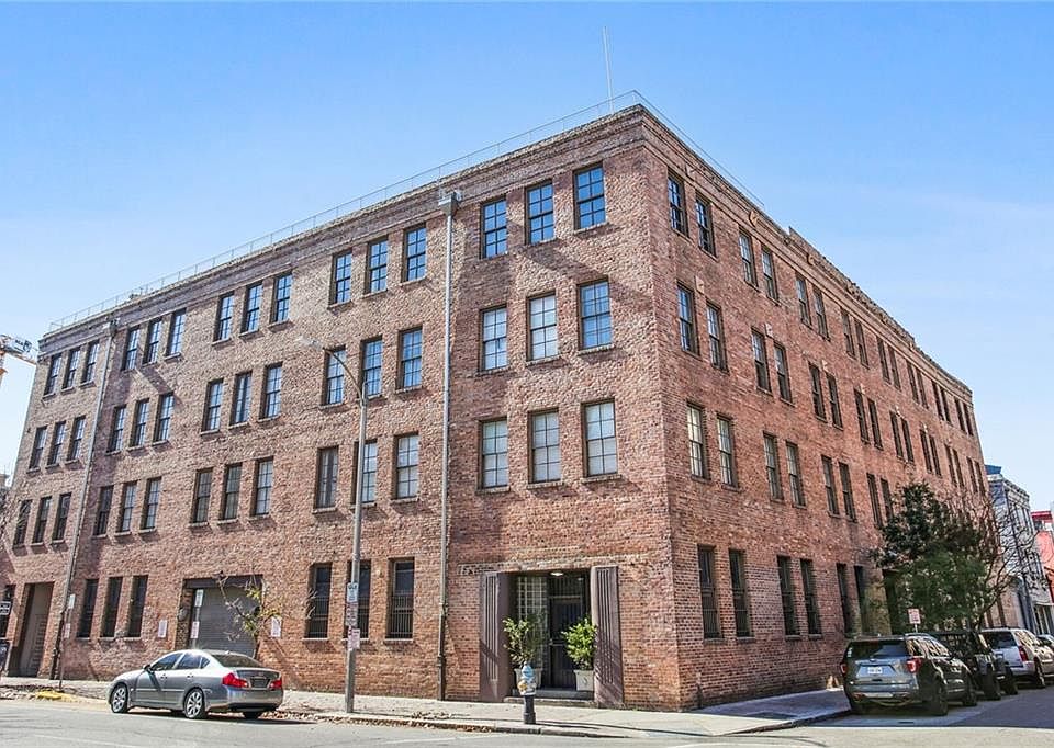 1st image of 404 Notre Dame St #P2