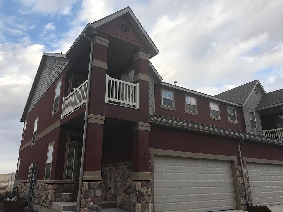 1st image of 142 E Carbonell Way