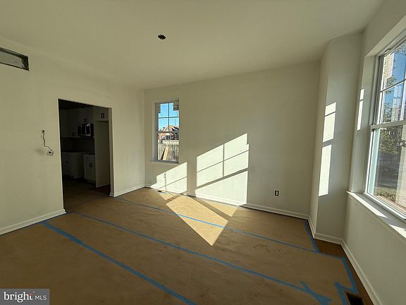 4th image of 30 Potter Ave