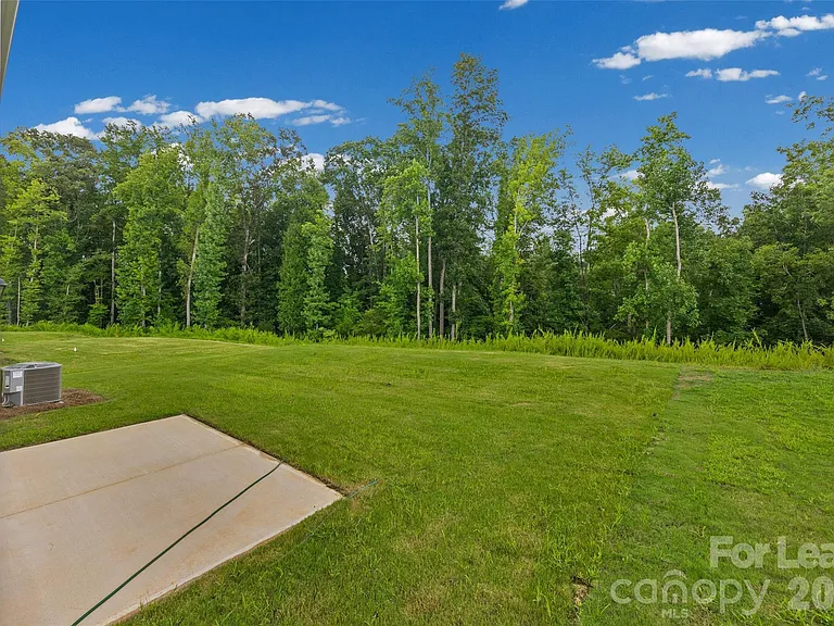 1010 Two Brothers Ln — Photo 26