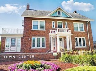 301 W Green St #2W, Champaign, IL 61820