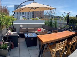 626 Alexander St #305, Vancouver, BC V6A 1C9